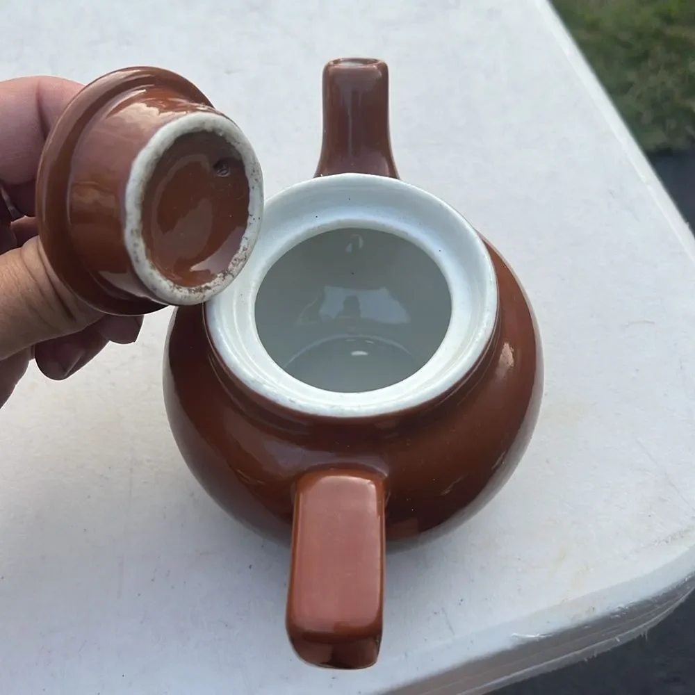 Vintage shenango 1- Cup Brown ceramic Teapot. EUC.